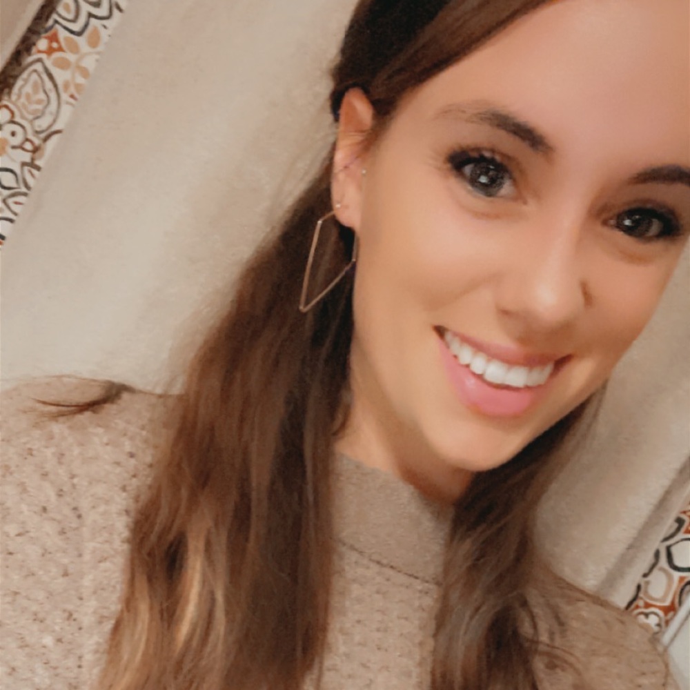 Meet your Posher, Hannah